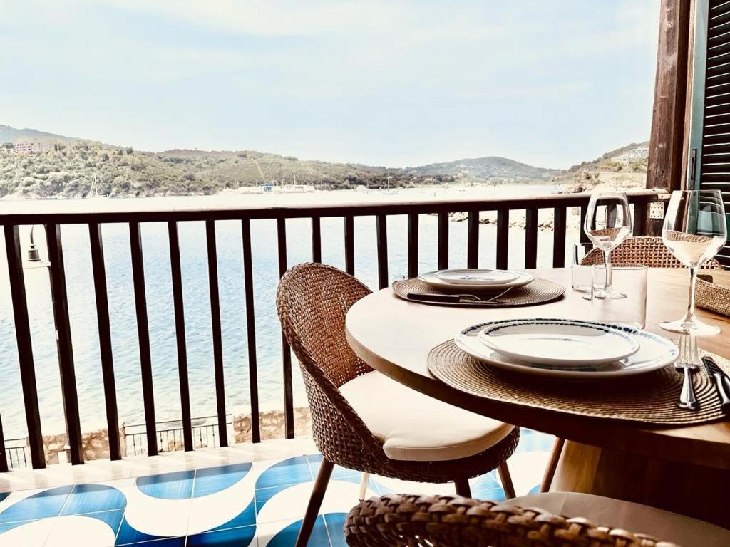 Porto Azzurro Suite - Goelba Extérieur photo